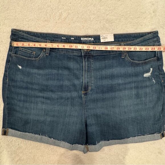 Womens Sz 30W Medium Wash Denim Shorts Folded Raw Hem Have Stretch New with Tags - Picture 6 of 11